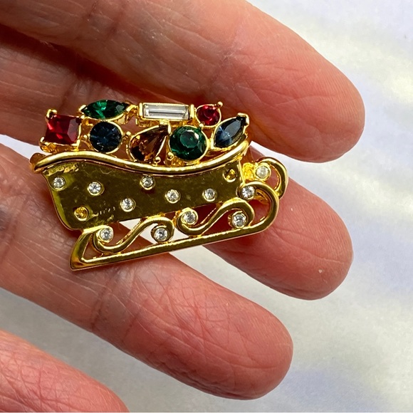 MONET Santa Sleigh Brooch Gold Tone Rhinestone Christmas Gifts - Picture 2 of 6